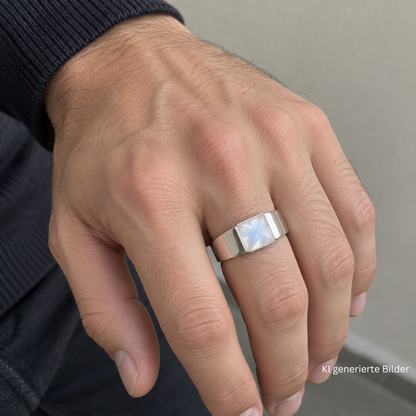 Cartier Tank Ring mit schimmerndem Mondstein in 18K Weißgold